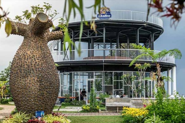 Chatten Cafe, Kafe Kekinian Bertema Retro di Kota Batu - EPOCHSTREAM