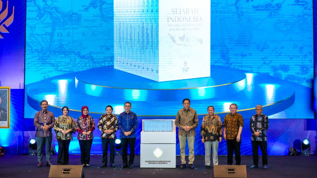 Fadli Zon Resmikan Buku Sejarah Indonesia Terbaru - Ada 11 Jilid dengan Total 7.958 Halaman - EPOCHSTREAM