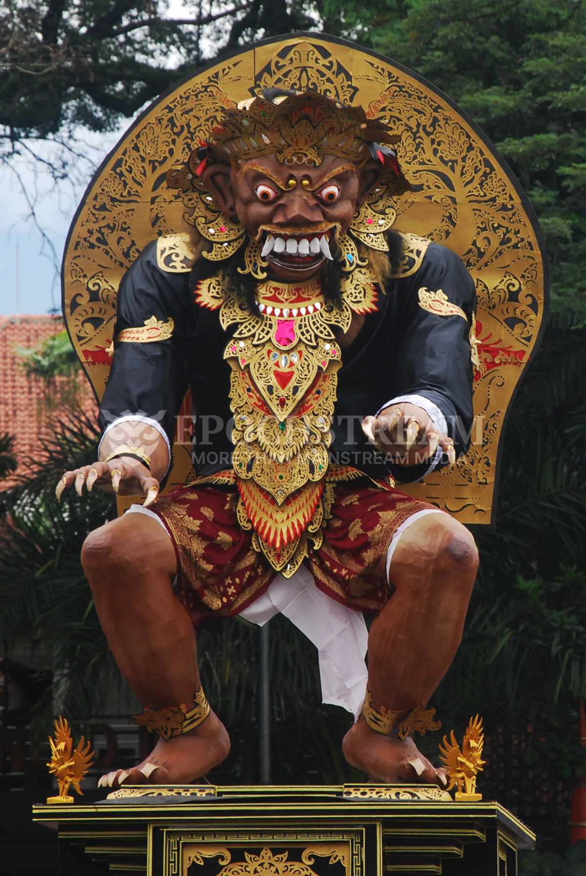 Patung Raksasa Ogoh-Ogoh Sambut Perayaan Nyepi di Kota Malang - EPOCHSTREAM