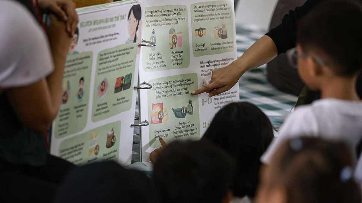 Greenpeace Indonesia Edukasi Bahaya Mikroplastik Lewat Buku Anak 'Miko Si Monster Plastik' - EPOCHSTREAM