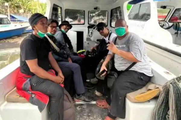 Tim SAR Perluas Pencarian 5 Jurnalis dan 3 Kru Kapal yang Hilang di Selat Sunda - EPOCHSTREAM